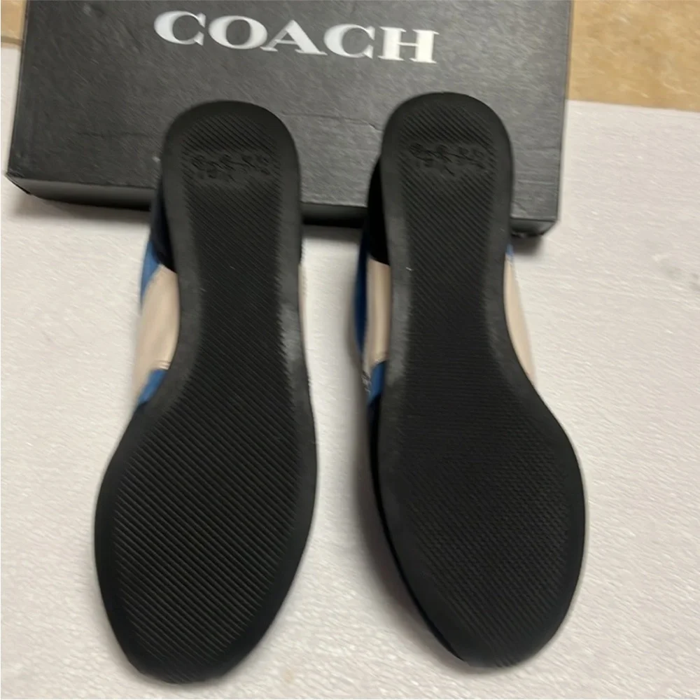 🆕 Coach leather logo trainer Blue and White Sneakers no shoelaces - Picture 5 of 10